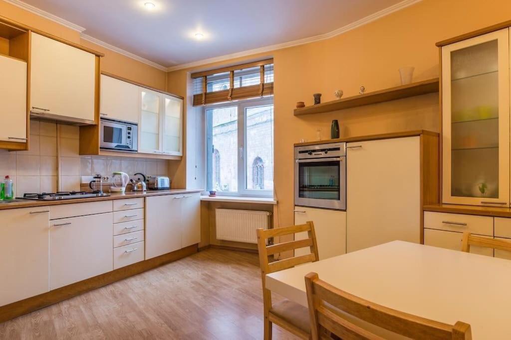 Old Town Apartment Next To Saint Peter'S Church Riga Dış mekan fotoğraf